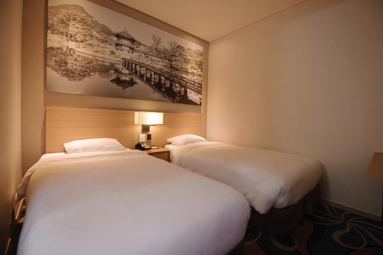 Travelodge Myeongdong Euljiro Сеул Екстер'єр фото