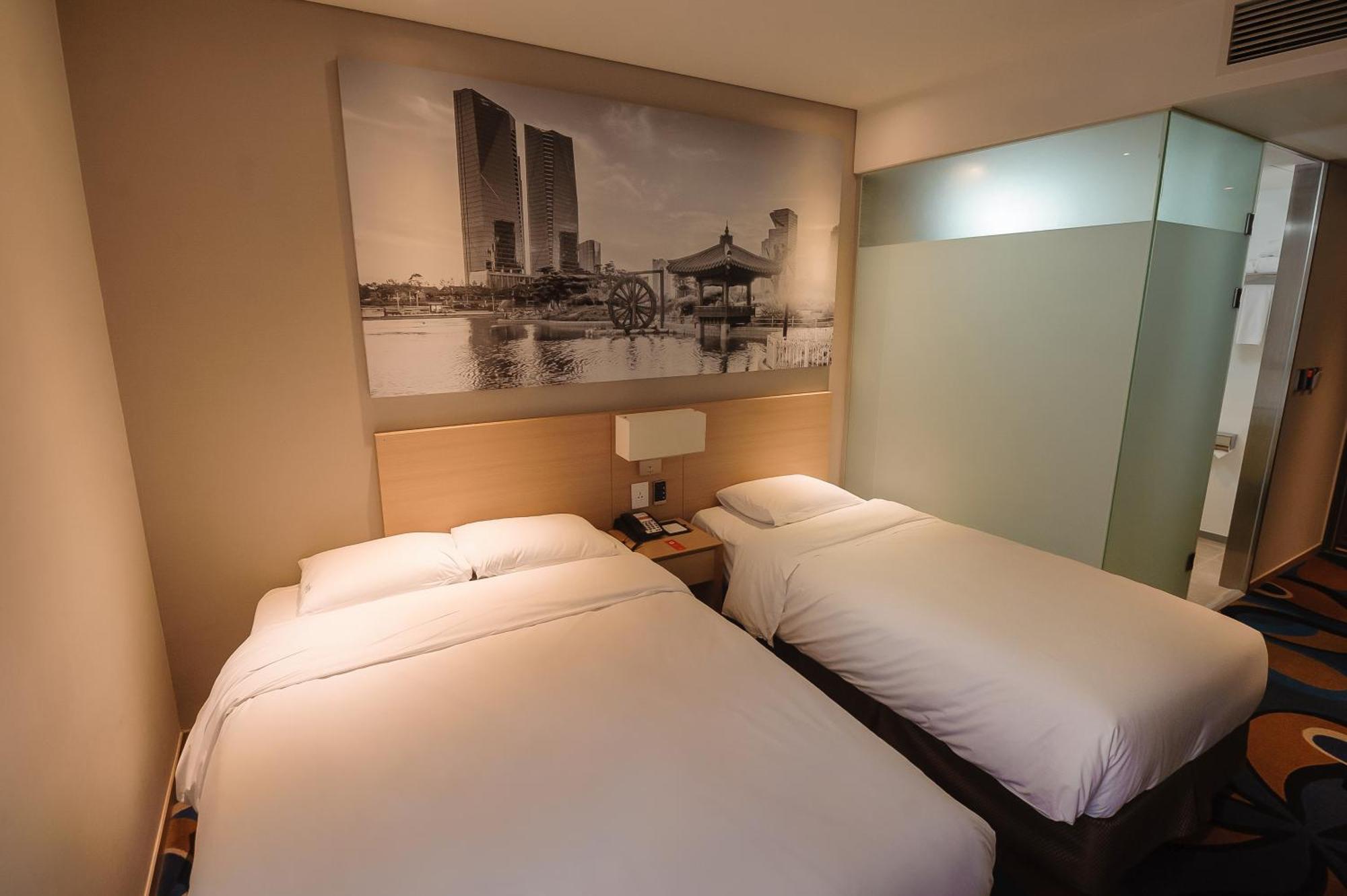 Travelodge Myeongdong Euljiro Сеул Номер фото