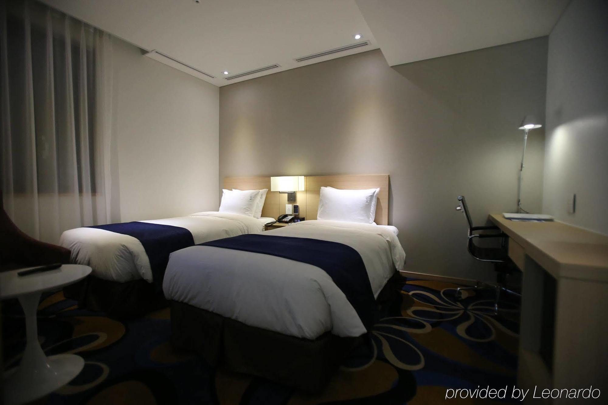 Travelodge Myeongdong Euljiro Сеул Екстер'єр фото