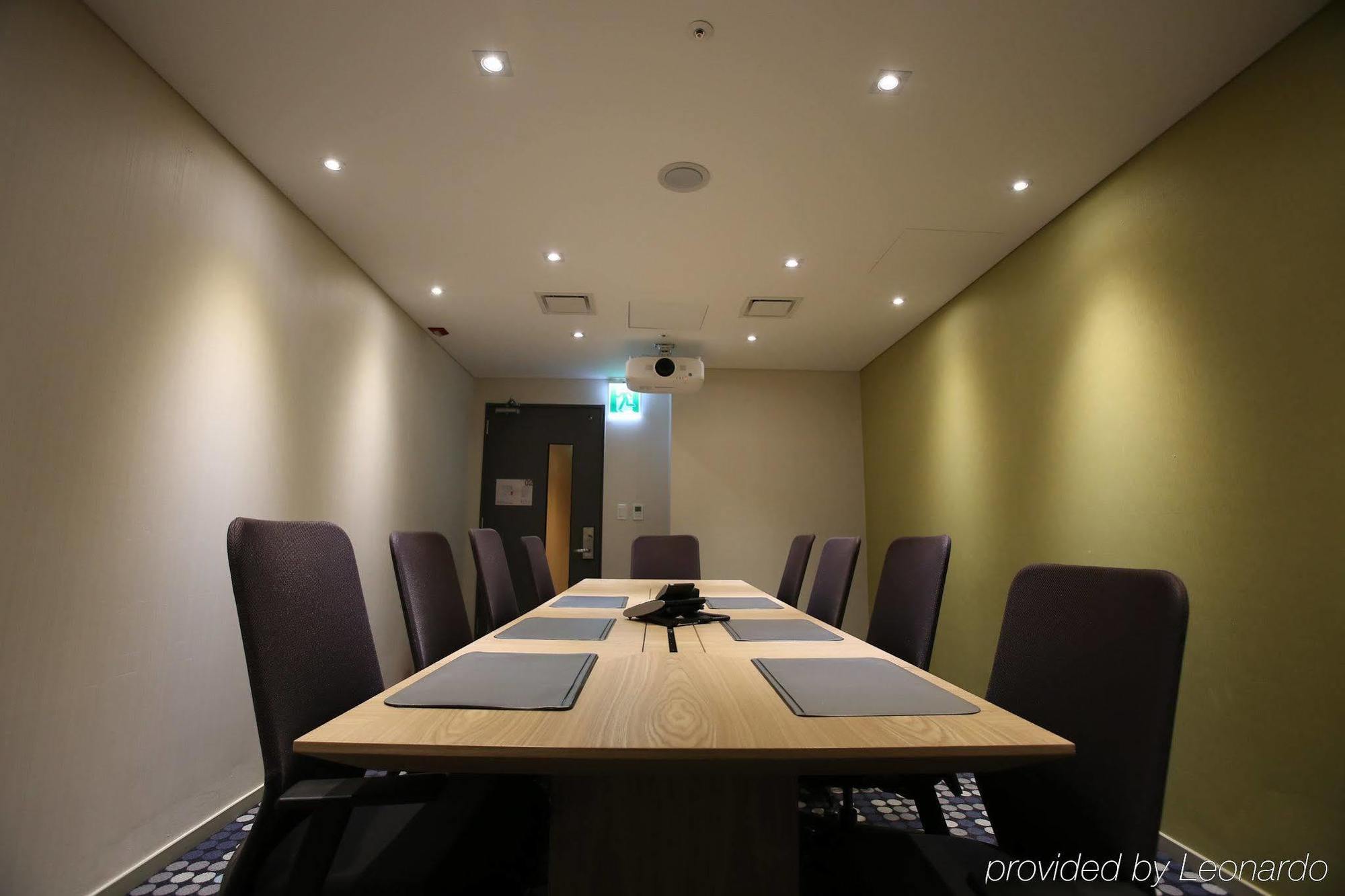 Travelodge Myeongdong Euljiro Сеул Екстер'єр фото